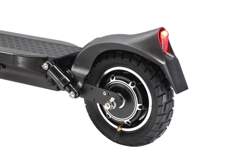 Hinterrad des Joyor Y8-S E-Scooters mit Offroad-Reifen und Rücklicht für Sicherheit, Joyor Offroad E-Scooter Y8-S (ABE) - WeRoll Tech