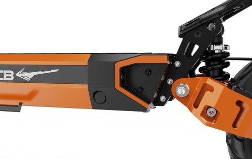 RCB D7 Pro E-Scooter Die Scheibenbremsen vorne und hinten in Kombination mit einer zusätzlichen E-Bremse sorgen für eine zuverlässige und sichere Verzögerung. RCB E-Scooter D7 Pro ABE - WeRoll Tech