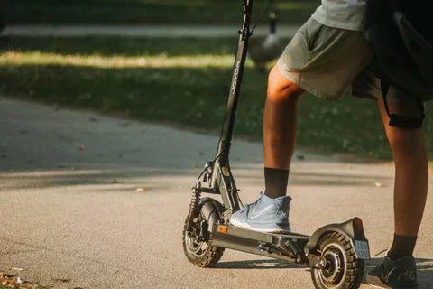 E-Scooter Versicherung: Schutz, Kosten & Tipps - WeRoll Tech