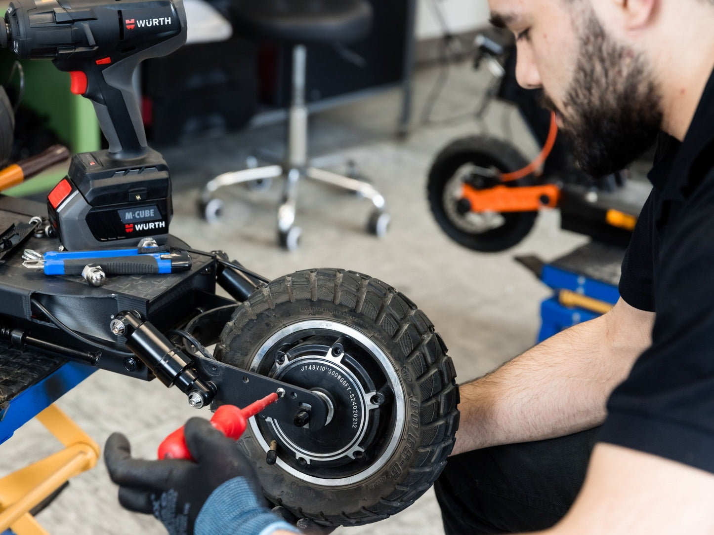 Reifenwechsel - Service für E - Scooter - WeRoll Tech